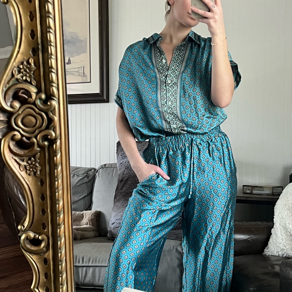 Two piece silk lounge set- both top and bottoms!